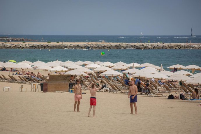 Archivo - Arxivo - Platja del Bogatell, a 25 de juliol de 2022, a Barcelona, Catalunya (Espanya). 