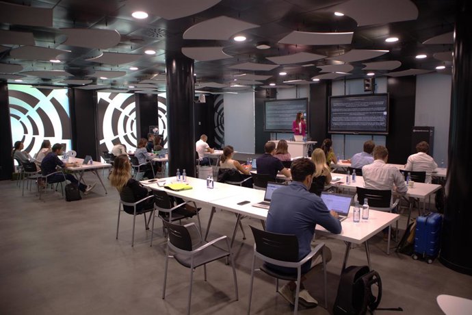 LaLiga imparte cursos de formación para impulsar el desarrollo de las estructuras de los clubes de LaLiga Impulso