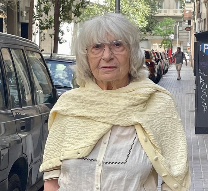 L'escriptora Antnia Vicens publica l'antologia de contes 'Quasi un miracle'.