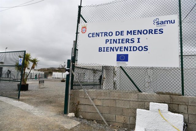 Archivo - Entrada del centro de menores 'Piniers I', en Ceuta, en una imagen de archivo