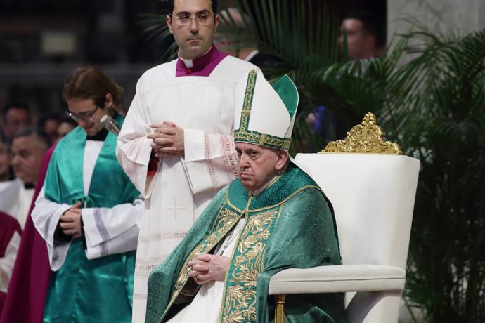 30 August 2022, Vatican, Vatican City: Pope Francis holds a mass with the new Cardinals and the College of Cardinals at St. Peter's basilica in The Vatican. Photo: Evandro Inetti/ZUMA Press Wire/dpa