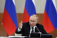 Putin reconoce la "autoridad" de Isabel II en el escenario internacional