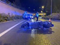 Herido grave un motorista de 33 años que salió despedido contra un muro en la M-30