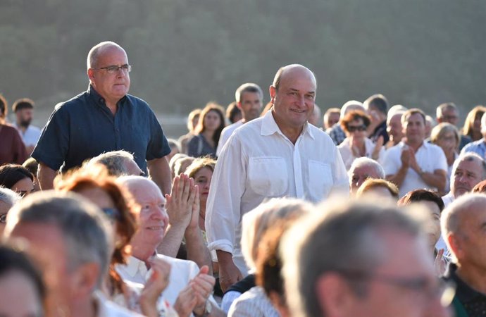 Andoni Ortuzar en la apertura del curso político del PNV en el malecón de Zarautz