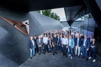 La cúpula de Volkswagen, liderada por Oliver Blume, visita la sede de Cupra para definir su estrategia