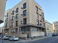 Detenido por robar y causar lesiones en cuello y pecho a la dependienta de un comercio en Elda