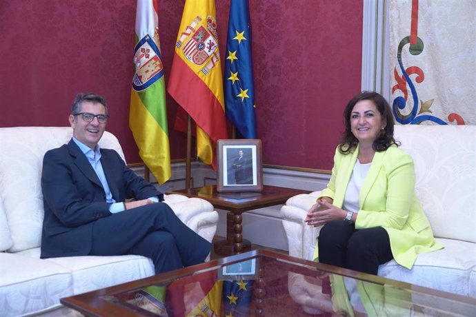 El ministro de la Presidencia, Félix Bolaños, con la presidenta del Gobierno riojano, Concha Andreu