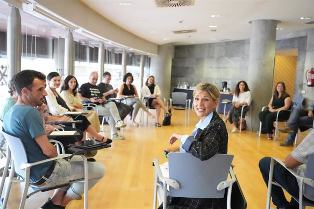 La ministra Yolanda Montero en su reunión con representantes de pymes y proyectos de transformación social  en Bilbao