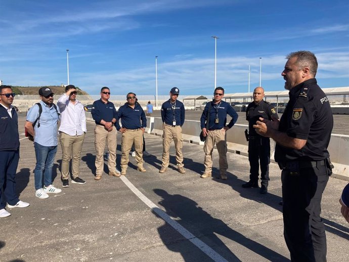 Especialistas en fronteras de Colombia y Ecuador visitan España para intercambiar conocimientos con la Policía Nacional.