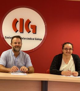 El secretario xeral de la CIG, Paulo Carril, junto con la secretaria de Organización, Susana Méndez,