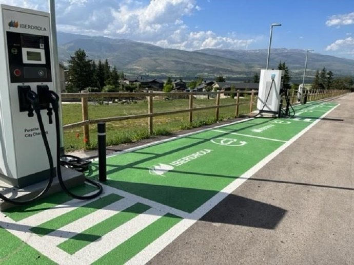Iberdrola pone en marcha tres puntos de recarga rápida para vehículos eléctricos en Das (Girona)
