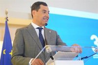 Moreno marca como objetivo que la industria de Andalucía logre su récord de valor añadido con 20.000 millones de euros