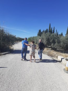Visita de la Junta a un camino rural en Huéscar (Granada).
