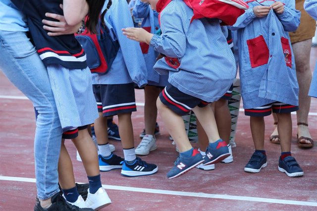 Un grupo de niños en un colegio en una imagen de archivo.