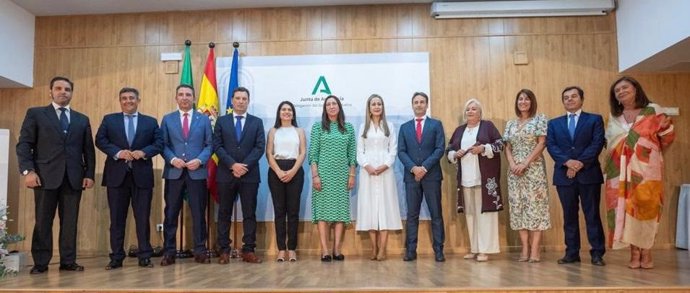 Los nuevos delegados de la Junta en Huelva han tomado posesión junto a la consejera de Inclusión Social, Juventud, Familias e Igualdad, Loles López.