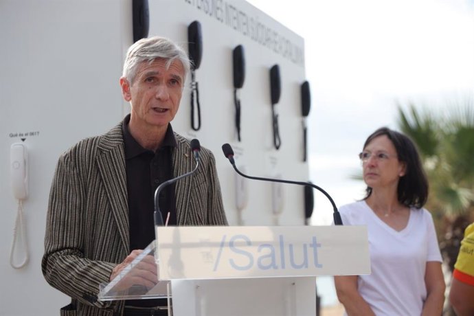 El conseller de Salud Josep Maria Argimon presenta la campaña sobre el teléfono de atención a la conducta suicida