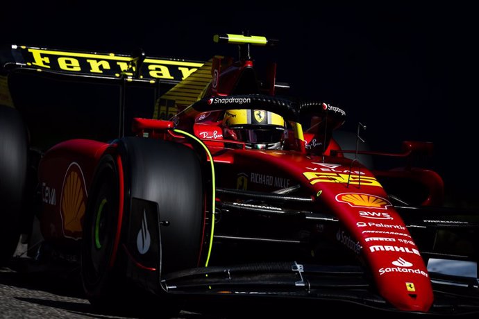 55 SAINZ Carlos (spa), Scuderia Ferrari F1-75, action during the Formula 1 Pirelli Gran Premio dItalia 2022, Italian Grand Prix 2022, 16th round of the 2022 FIA Formula One World Championship from September 9 to 11, 2022 on the Autodromo Nazionale di M