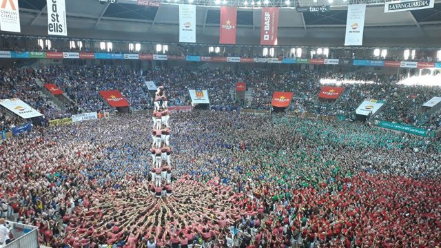 Archivo - Un 4 de 9 de la Colla Vella dels Xiquets de Valls, guanyadora del Concurs de Castells el 2018.