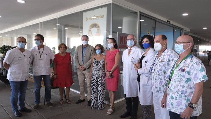 El Hospital Universitario Torrecárdenas se une a la campaña 'Encience la esperanza' de la asociación Argar.