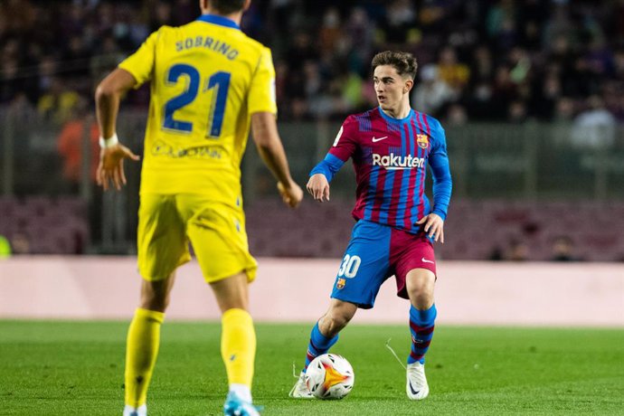 Archivo - Gavi of FC Barcelona in action during La Liga football match played between FC Barcelona and Cadiz CF at Camp Nou stadium on April 18, 2022, in Barcelona, Spain.