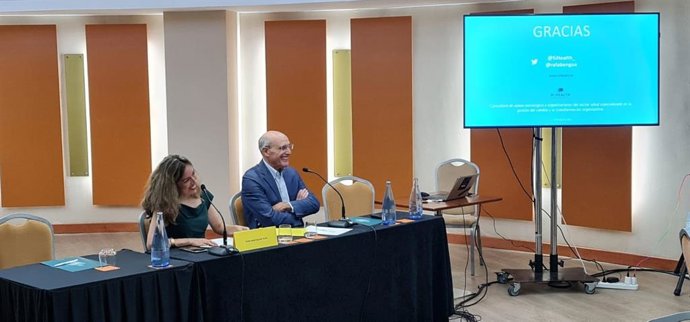 Isabel Aguilar y Rafael Bengoa en Jornada 'Hablemos de Depresión y Suicidio' celebrada el pasado día 23 de junio