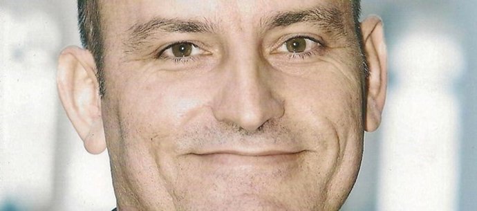 Archivo - Manuel Romero, jefe de grupo del CIBEREHD en el Hospital Virgen del Rocío.