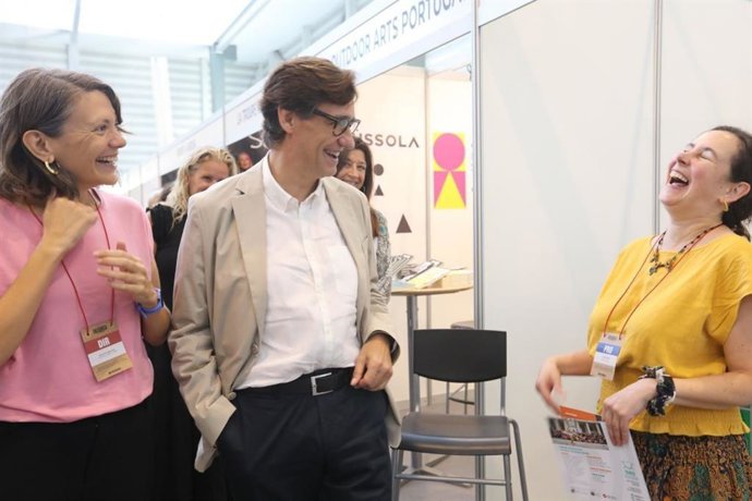 El primer secretari del PSC, Salvador Illa, durant una visita a la Fira de Trrega
