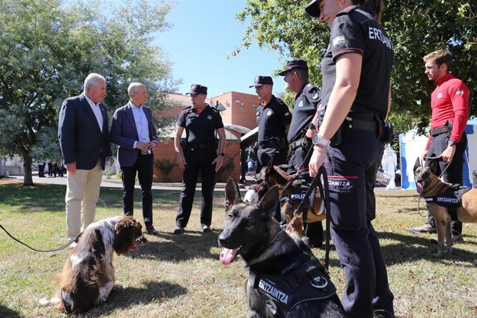 Las comisarías de Sestao y Muskiz celebran  su 30 aniversario