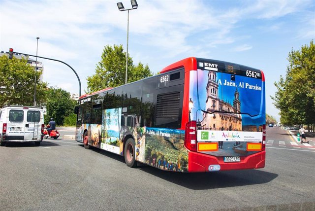 La oferta turística jiennense se promociona este mes en Valencia a través de la red de autobuses urbanos