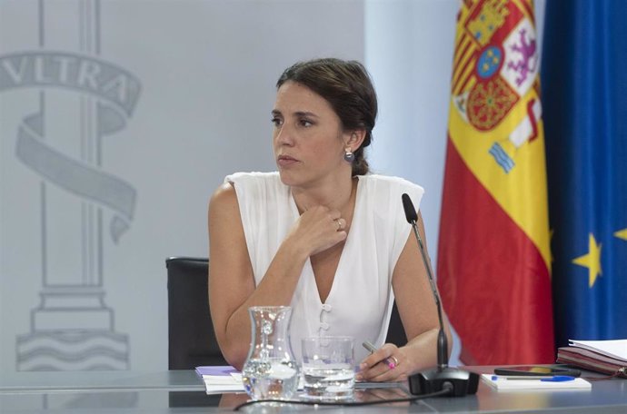 La ministra de Igualdad, Irene Montero, en una rueda de prensa posterior a la reunión del Consejo de Ministros, en el Palacio de La Moncloa, a 30 de agosto de 2022, en Madrid  (España). 