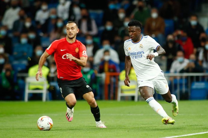 Archivo - Vinicius Junior of Real Madrid in action during the spanish league, La Liga Santander, football match played between Real Madrid and RCD Mallorca at Santiago Bernabeu stadium on September 22, 2021, in Madrid, Spain.