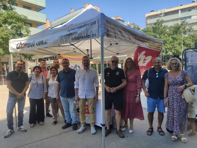 Mesa informativa en Cuarte de Huerva.