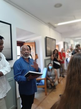 El escritor cubano Leonardo Padura en la inaugruación de la exposición 'Renuencia', antes de presentar su último libro en Toledo.
