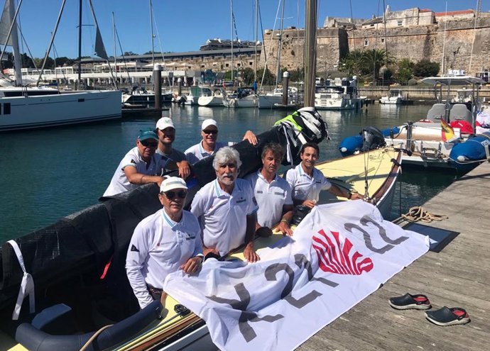 El equipo del Bribon 500 en Cascais.