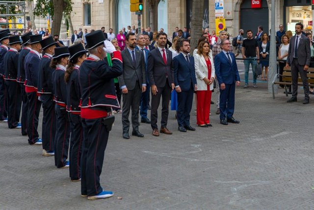 Ofrena floral del Govern al monument de Rafael de Casanova per la Diada encapçaleu pel president de la Generalitat, Pere Aragonès.