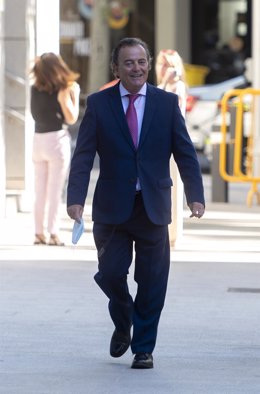 Archivo - El ex juez Fernando Presencia, a su llegada a la Audiencia Nacional para declarar como imputado por sus presuntas injurias y calumnias contra magistrados del Tribunal Supremo, en la sede de la Audiencia Nacional, a 7 de julio de 2022, en Madrid 