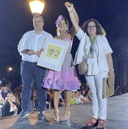 "Constelación" De Amparo Almeida (Las Arenas), Primer Premio En Corte Y Confección En La Categoría De Adulto.