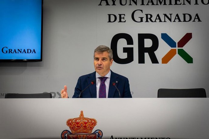 Archivo - El portavoz del grupo municipal del PP en el Ayuntamiento de Granada, César Díaz