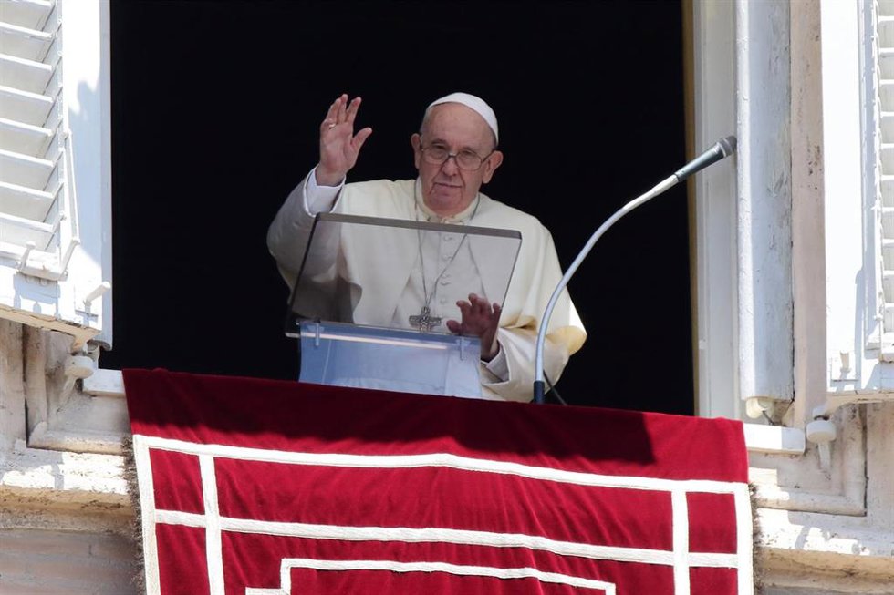 Archivo - El Papa en el rezo del ángelus
