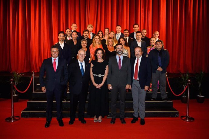 Una gala en el Teatro Cervantes reconoce el décimo aniversario de Ego Sport Center
