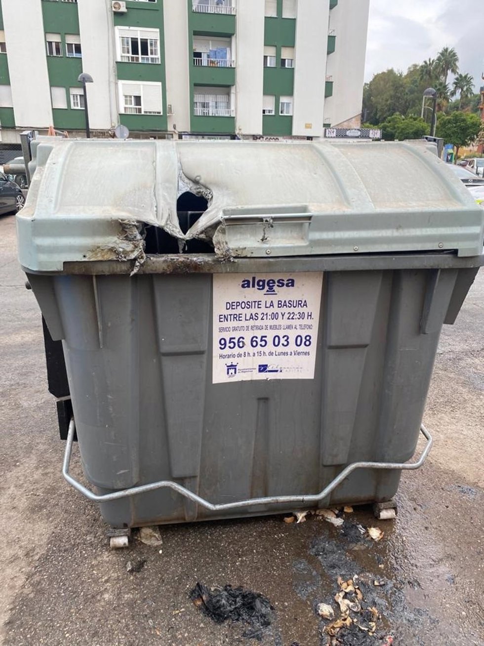 Contenedor quemado en Algeciras