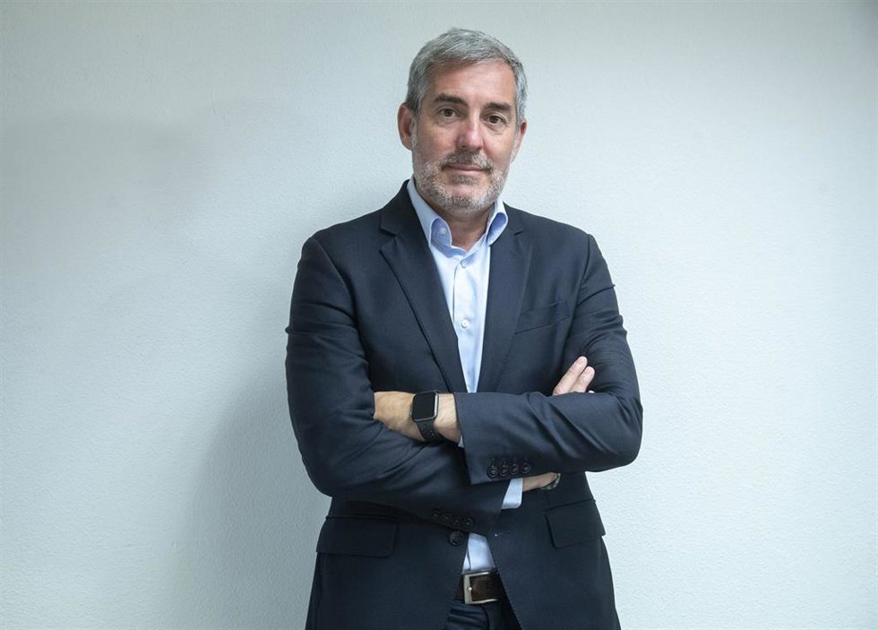 El ex presidente canario y líder de Coalición Canaria (CC) Fernando Clavijo, tras una entrevista con Europa Press en la sede del partido, a 9 de septiembre de 2022, en Santa Cruz de Tenerife, Canarias (España)