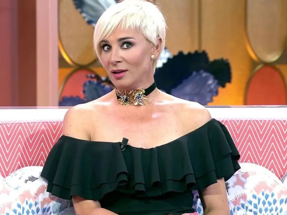 Ana María Aldón en el plató de 'Ya es verano'