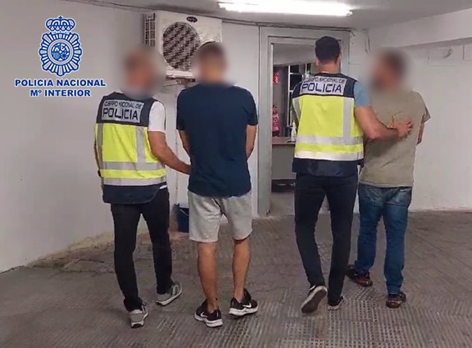 "La Policía Nacional Desmantela Un Grupo Criminal Especializado En Cometer Robos Con Fuerza En Furgonetas De Reparto"