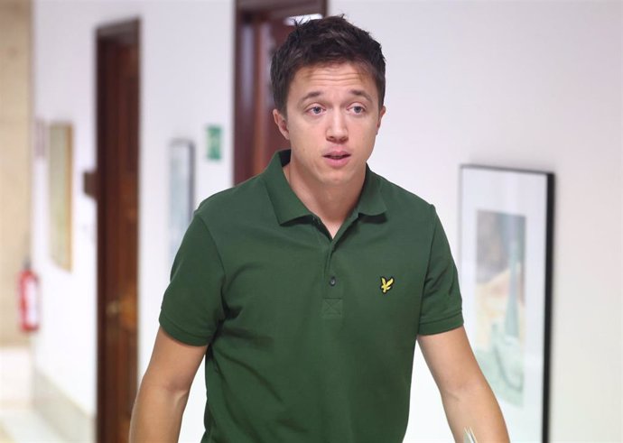 El portavoz de Más País, Íñigo Errejón, a su llegada a una Junta de Portavoces en el Congreso de los Diputados.