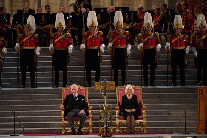 12 September 2022, United Kingdom, London: King Charles III (L) and the Queen Consort at Westminster Hall, where both Houses of Parliament are meeting to express their condolences following the death of Queen Elizabeth II. Photo: Stefan Rousseau/PA Wire