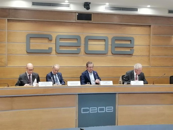 Presentación del estudio preliminar sobre la adecuación a la Constitución y al Derecho Comunitario del gravamen temporal a entidades de crédito y establecimientos financieros de crédito del Instituto de Estudios Económicos (IEE).