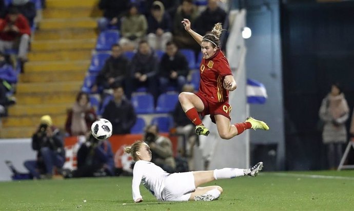 Encuentro entre la selección femenina de fútbol española y Estados Unidos en el amistoso celebrado en el Rico Pérez de Alicante en 2019