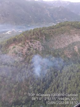 Humo en la zona del incendio en el río Borosa.