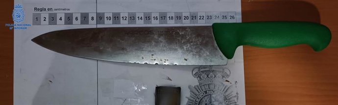 Uno de los cuchillos de los detenidos.